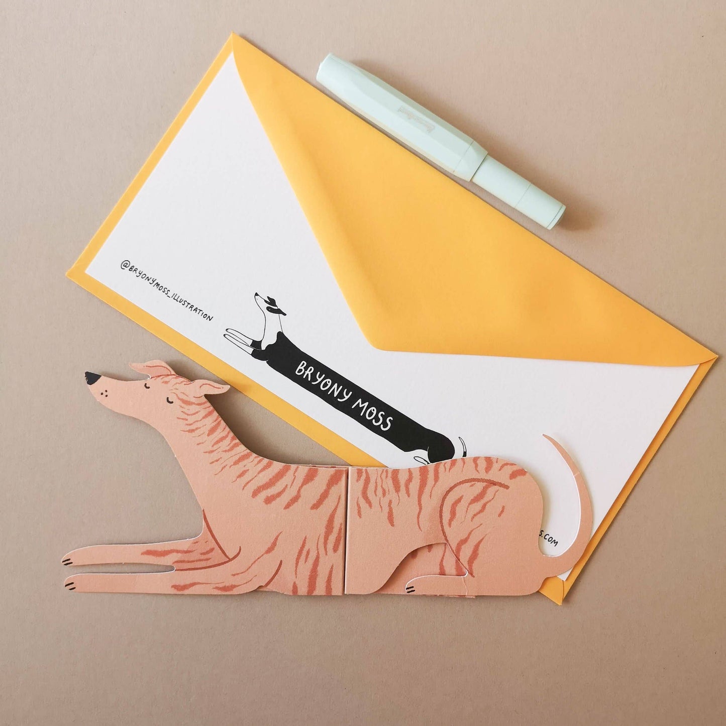 Tigger, Long Doggo Shaped Extendable Card